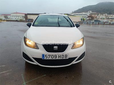 Usado Seat Ibiza Reference 90 HP (66 kW) 2011 Branco Sedan