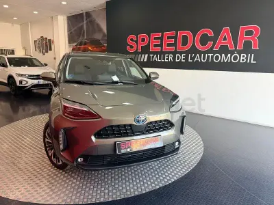 Usado Toyota Yaris Cross Style 116 CV (85 kW) 2022 Beige SUV