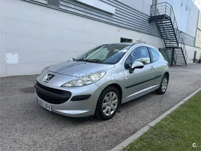 Usado Peugeot 207 95 HP (69 kW) 2008 Cinzento Sedan