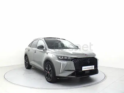 Usado DS Automobiles DS7 Crossback Performance 225 CV (165 kW) 2023 Gris / plata SUV