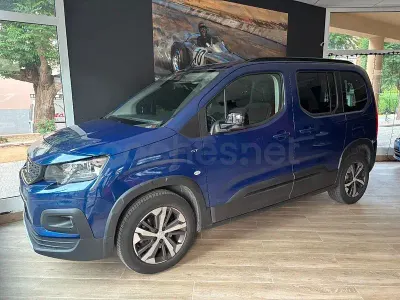 Usado Peugeot Rifter Allure 100 CV (73 kW) 2023 Azul Monovolumen