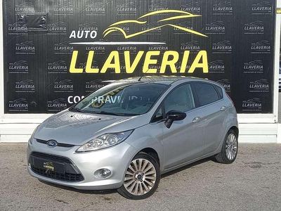 Gris / plata Usado 2010 Ford Fiesta Titanium Berlina | 6750 € (Un poco caro)