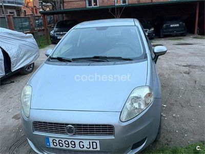 Usado Fiat Punto Dynamic 75 CV (55 kW) 2008 Gris / plata Utilitario