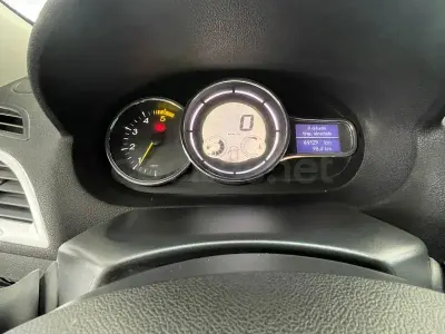 Usado Renault Mégane Dynamique 130 CV (95 kW) 2009 Gris / plata Berlina