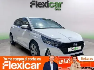 Usado Hyundai i20 100 CV (73 kW) 2021 Blanco Utilitario