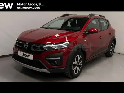 Usado Dacia Sandero Comfort 91 CV (66 kW) 2022 Granate Berlina