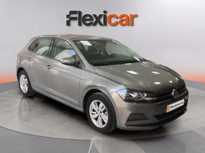 Usado VW Polo Advance 75 CV (55 kW) 2018 Gris Utilitario