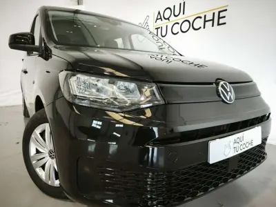 Usado VW Caddy Maxi 114 CV (83 kW) 2023 Azul Monovolumen
