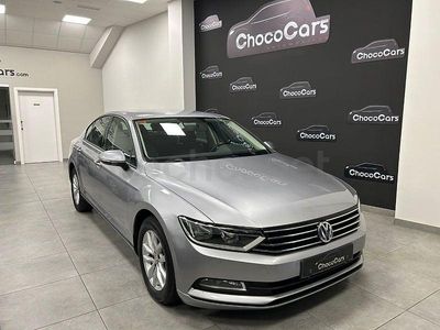 Usado VW Passat Edition 150 CV (110 kW) 2019 Gris / plata Berlina
