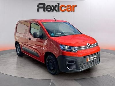 Usado Citroën Berlingo Feel 102 CV (75 kW) 2022 Rojo Monovolumen