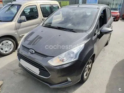 Usado Ford B-MAX Trend 100 CV (73 kW) 2016 Gris / plata Monovolumen