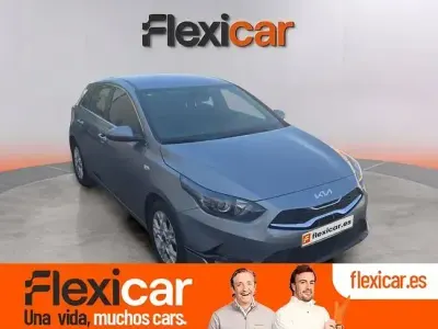 Usado Kia Ceed 136 CV (100 kW) 2023 Gris Utilitario