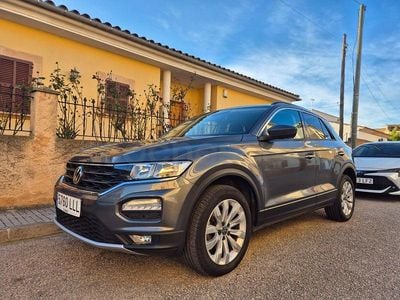 Usado VW T-Roc Advance 150 CV (110 kW) 2021 Gris / plata SUV