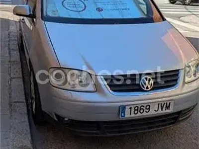 Usado VW Touran Advance 140 CV (102 kW) 2005 Gris / plata Monovolumen