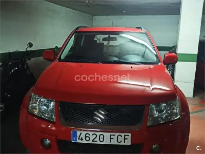 Usado Suzuki Grand Vitara 106 CV (77 kW) 2006 Rojo SUV