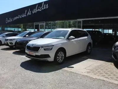 Usado Skoda Kamiq Ambition 150 CV (110 kW) 2022 Blanco SUV