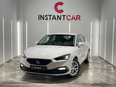 Käytetty Seat Leon Style 110 HP (80 kW) 2021 Valkoinen Sedan