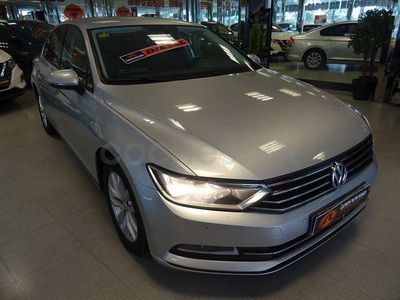 Gris / plata Usado 2016 VW Passat Advance Berlina | 10.999 € (Caro)