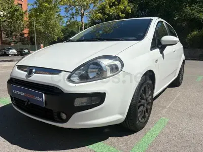 Usado Fiat Punto Sport 90 CV (66 kW) 2010 Blanco Utilitario