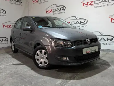 Usado VW Polo Advance 60 CV (44 kW) 2012 Gris / plata Utilitario