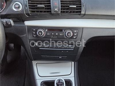 Usado BMW 120 177 CV (130 kW) 2009 Negro Utilitario