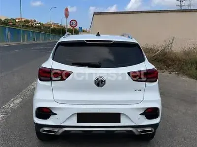 Usado MG ZS Luxury 106 CV (77 kW) 2023 Blanco SUV