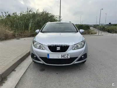 Usado Seat Ibiza ST Style 90 CV (66 kW) 2011 Gris / plata Familiar