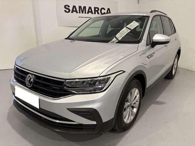 Gris / plata Usado 2022 VW Tiguan Life SUV | 25.000 € (Super precio)