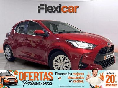 Usado Toyota Yaris Hybrid Active 116 CV (85 kW) 2023 Rojo Berlina