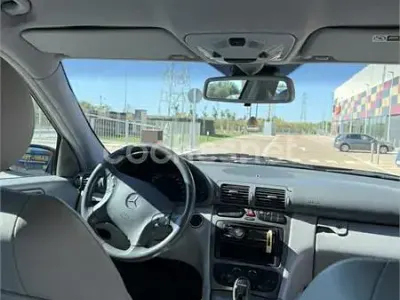 Usado Mercedes C200 Avantgarde 163 CV (119 kW) 2002 Negro Berlina