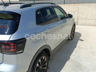 Usado VW T-Cross Advance 110 CV (80 kW) 2022 Gris / plata SUV