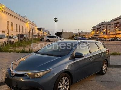 Toyota Auris Hybrid