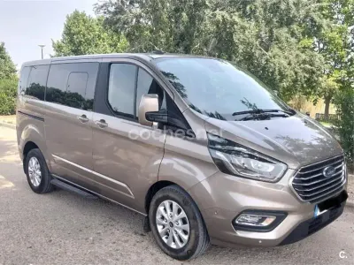 Usado Ford Tourneo Titanium 130 CV (95 kW) 2019 Beige Monovolumen