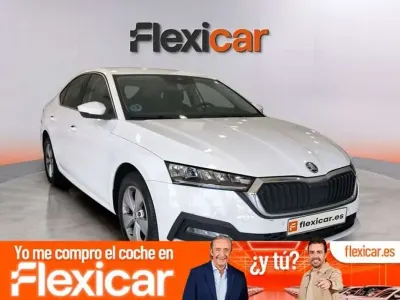 Usado Skoda Octavia Ambition 150 CV (110 kW) 2022 Blanco Utilitario