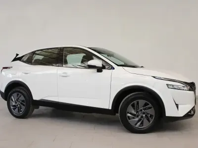 Usado Nissan Qashqai Acenta 140 HP (102 kW) 2022 Branco SUV