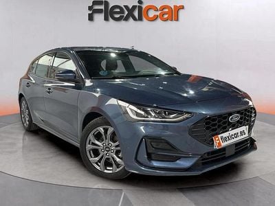 Gris Usado 2023 Ford Focus ST-Line Berlina | 14.490 € (Buen precio)