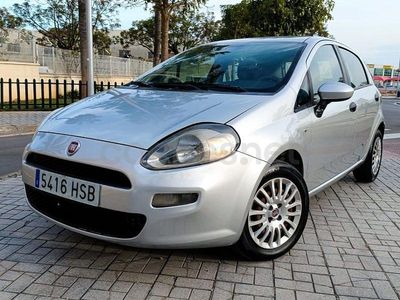 Usado Fiat Punto Pop 77 CV (56 kW) 2013 Gris / plata Utilitario