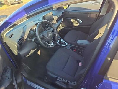 Usado Toyota Yaris Hybrid Active 116 CV (85 kW) 2025 Azul Berlina