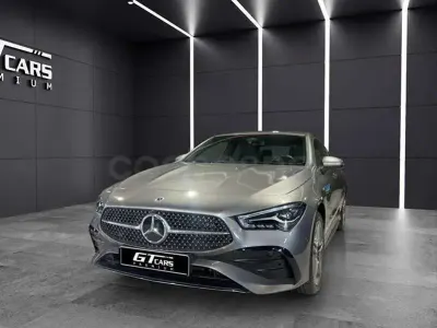 Usado Mercedes CLA250e AMG 218 CV (160 kW) 2025 Gris / plata Berlina