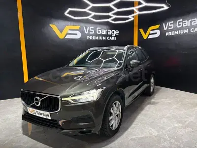 Usado Volvo XC60 Business Edition 190 CV (139 kW) 2020 Gris / plata SUV