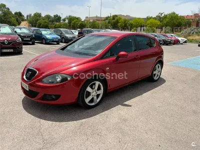 Usado Seat Leon Sport 150 CV (110 kW) 2005 Granate Utilitario