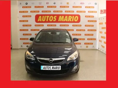 Usado Opel Astra Cosmo 160 CV (117 kW) 2010 Azul Utilitario