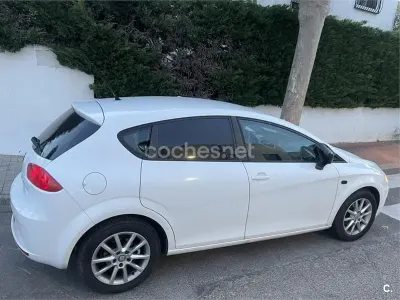 Usado Seat Leon Style 105 CV (77 kW) 2010 Blanco Utilitario