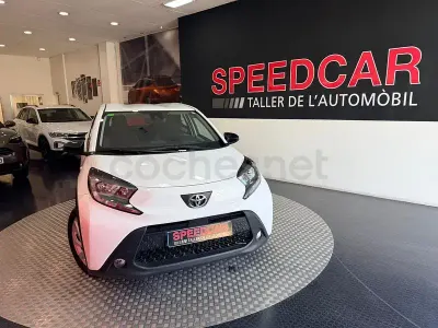 Usado Toyota Aygo X Play 72 CV (52 kW) 2022 Blanco SUV