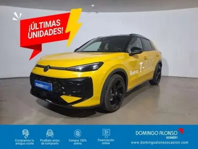 Usado VW T-Roc R-line 150 CV (110 kW) 2025 Amarillo SUV