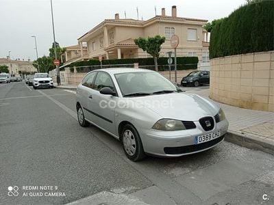 Usado Seat Ibiza Stylance 100 CV (73 kW) 2004 Gris / plata Utilitario