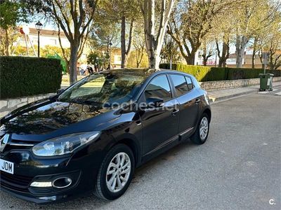 Usado Renault Mégane LIMITED 110 CV (80 kW) 2015 Negro Berlina