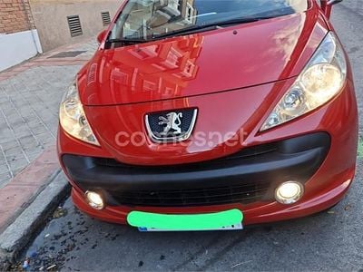 Rojo Usado 2007 Peugeot 207 CC Descapotable | 5400 € (Buen precio)