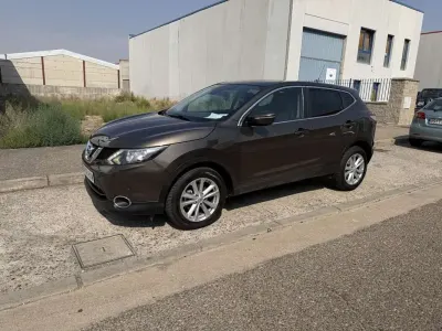Usado Nissan Qashqai N-TEC 131 CV (96 kW) 2014 Marrón SUV