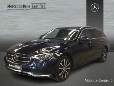 Usado Mercedes E300 306 CV (225 kW) 2024 Azul Familiar